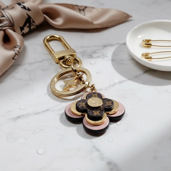 Louis Vuitton Blooming Flowers BB Bag Charm/Key Holder - Picture 6 of 11